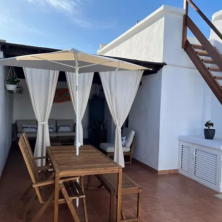 Casa Mar Azul. Holiday home Tinajo